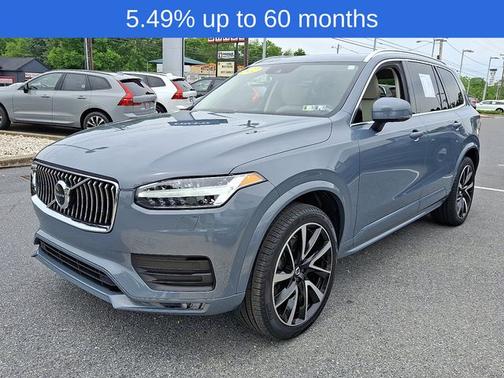 2022 Volvo XC90 T6 Momentum
