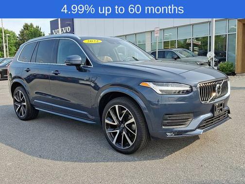 2022 Volvo XC90 T6 Momentum