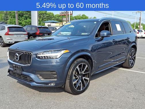 2022 Volvo XC90 T6 Momentum