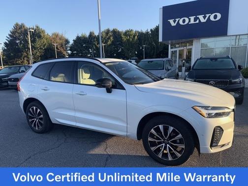 2023 Volvo XC60 B5 Plus Dark Theme