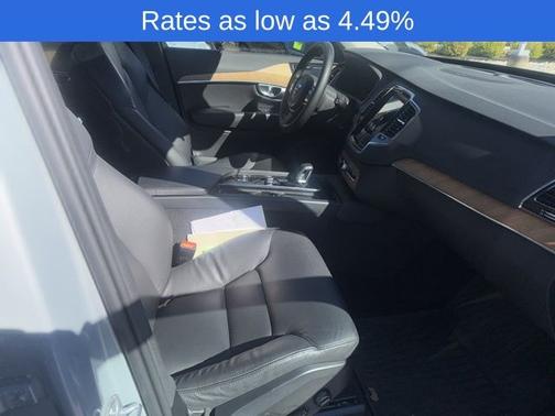 2024 Volvo XC90 B6 Plus Bright Theme 6-Seater