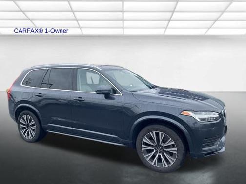 2021 Volvo XC90 T6 Momentum