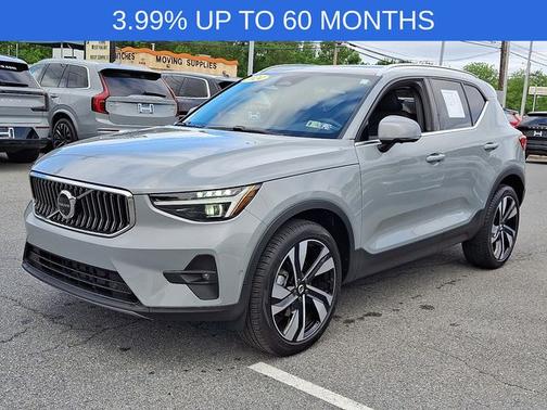 2024 Volvo XC40 B5 Plus Bright Theme