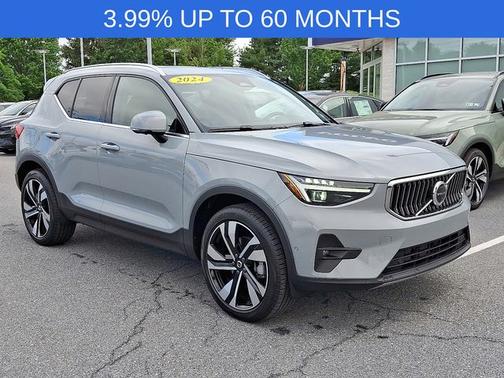 2024 Volvo XC40 B5 Plus Bright Theme