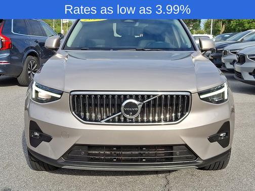 2024 Volvo XC40 B5 Plus Bright Theme