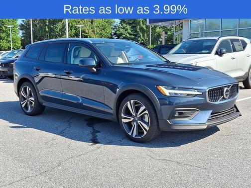 2024 Volvo V60 Cross Country B5 Plus