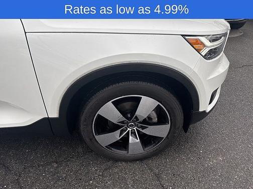 2022 Volvo XC40 Momentum