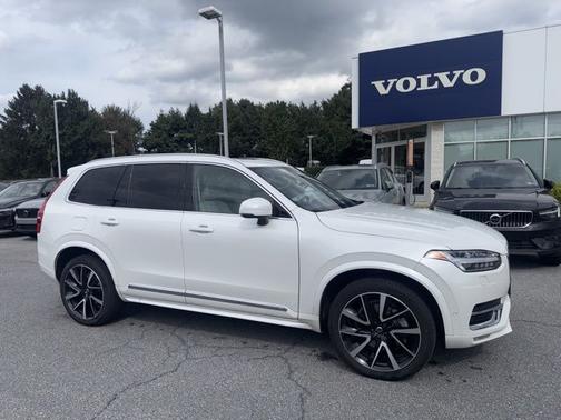 2024 Volvo XC90 B6 Plus Bright Theme 6-Seater