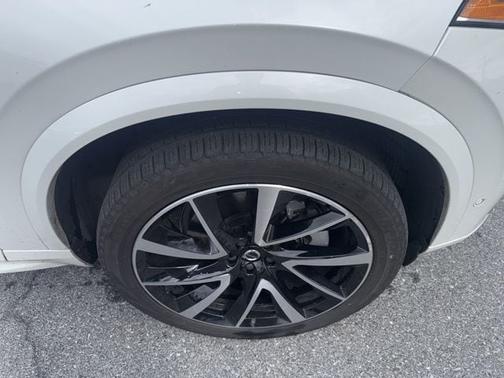 2024 Volvo XC90 B6 Plus Bright Theme 6-Seater