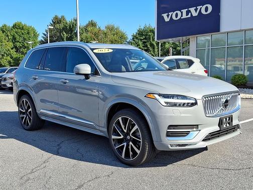 2024 Volvo XC90 B6 Plus Bright Theme 6-Seater