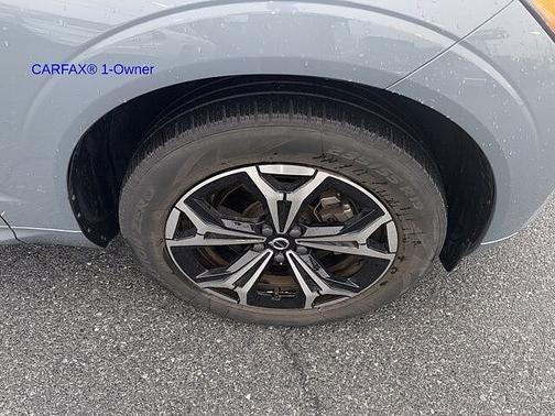 Thunder Grey 2022 Volvo XC60 B5 Momentum