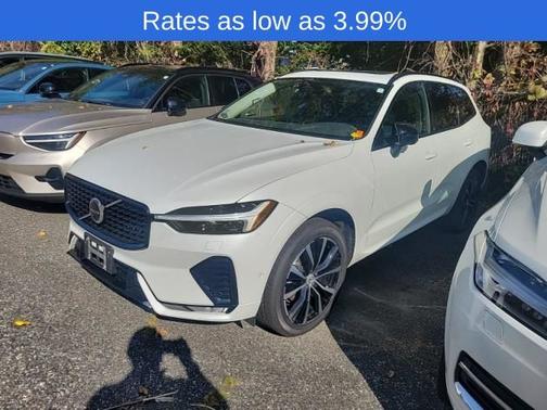 2023 Volvo XC60 B5 Plus Dark Theme