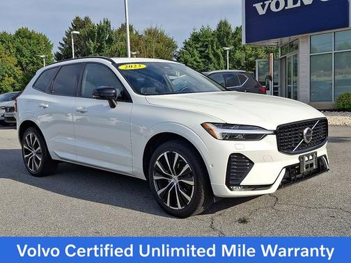 2023 Volvo XC60 B5 Plus Dark Theme