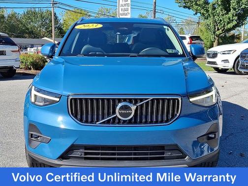 2023 Volvo XC40 B5 Plus Bright Theme