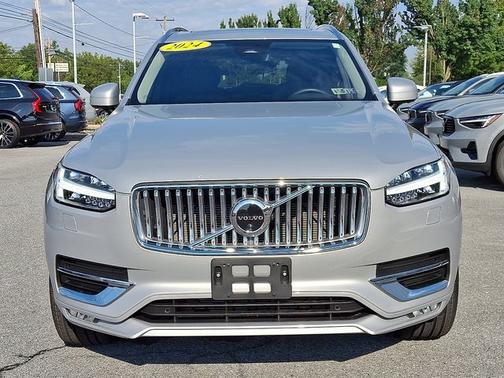 2024 Volvo XC90 B6 Plus Bright Theme
