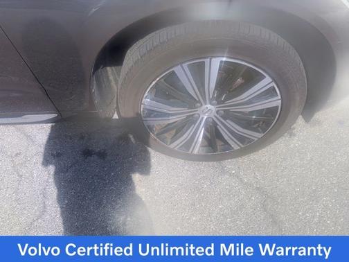 2022 Volvo XC60 B5 Inscription