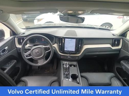 2022 Volvo XC60 B5 Inscription