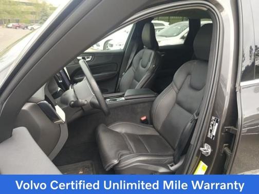 2022 Volvo XC60 B5 Inscription