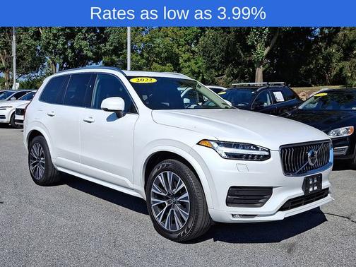 2022 Volvo XC90 T6 Momentum