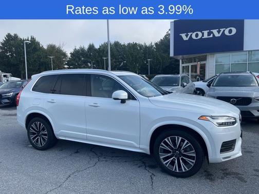 2022 Volvo XC90 T6 Momentum