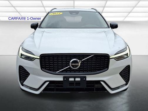 2023 Volvo XC60 B5 Plus Dark Theme