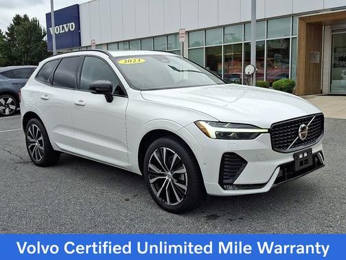 2023 Volvo XC60 B5 Plus Dark Theme