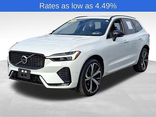 2023 Volvo XC60 B5 Ultimate Dark Theme