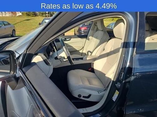 2023 Volvo XC60 Plus