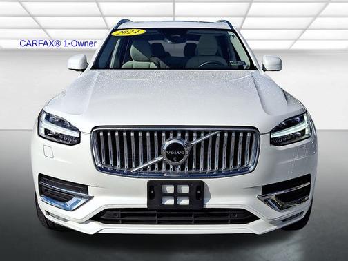 2024 Volvo XC90 B6 Plus Bright Theme