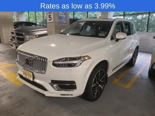 2024 Volvo XC90 B6 Plus Bright Theme