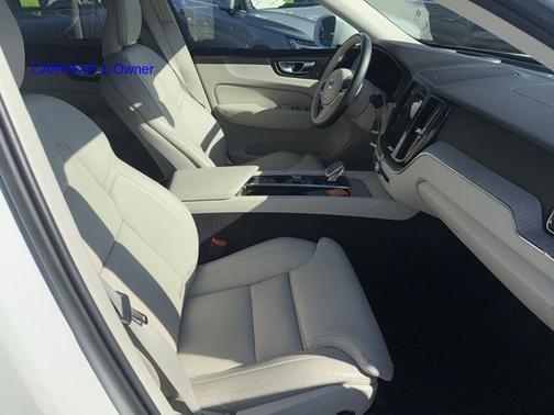 2022 Volvo XC60 B6 Inscription