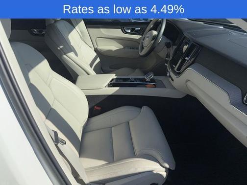 2022 Volvo XC60 B6 Inscription