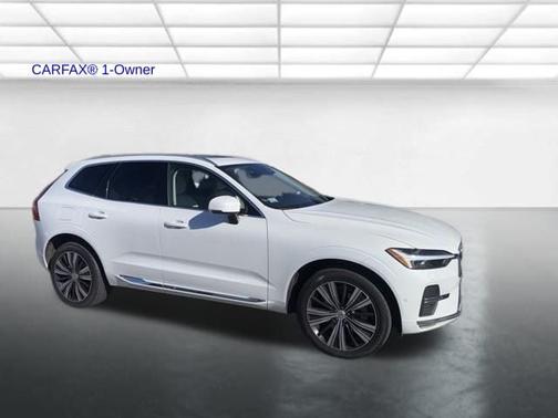 2022 Volvo XC60 B6 Inscription