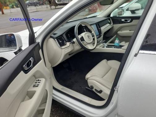 2022 Volvo XC60 B6 Inscription