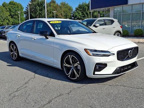 2024 Volvo S60 Ultimate