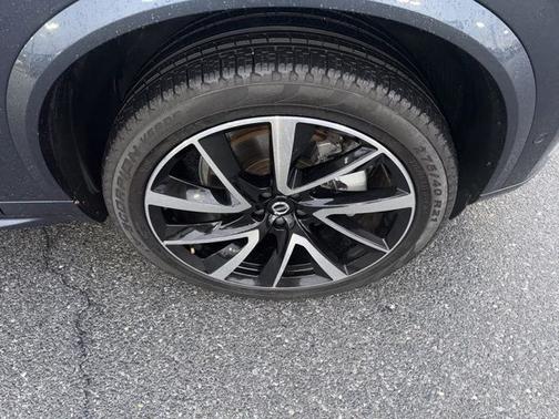 2024 Volvo XC90 B6 Plus Bright Theme