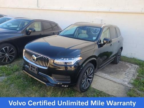 2022 Volvo XC90 T6 Momentum