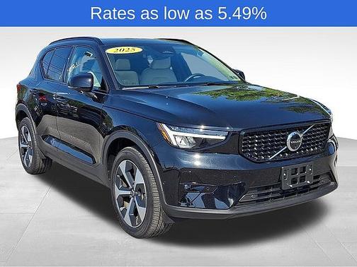 Onyx Black 2025 Volvo XC40 Plus