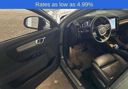 2023 Volvo XC40 Plus