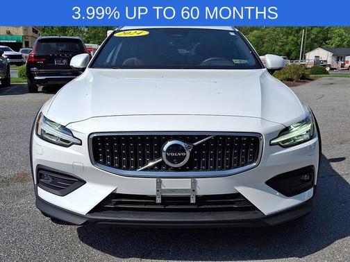 2024 Volvo V60 Cross Country B5 Plus