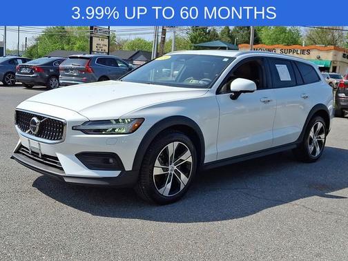 2024 Volvo V60 Cross Country B5 Plus