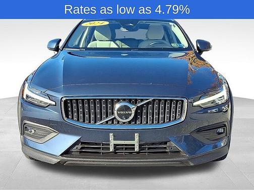 2024 Volvo V60 Cross Country Plus