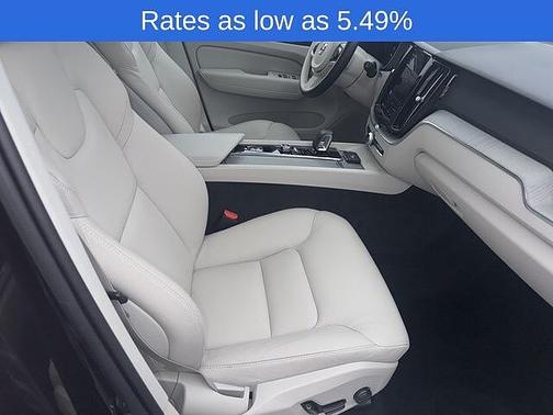 2023 Volvo XC60 Plus