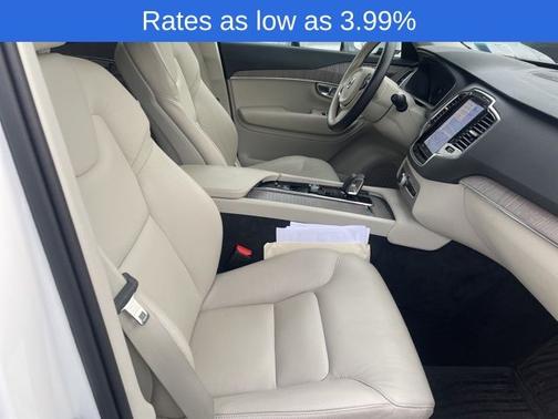 2024 Volvo XC90 B6 Plus Bright Theme