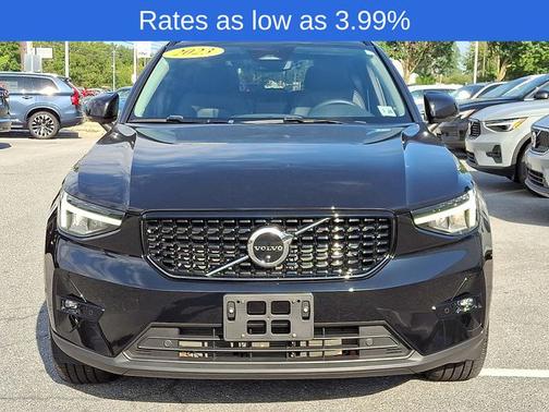 2023 Volvo XC40 B5 Plus Dark Theme