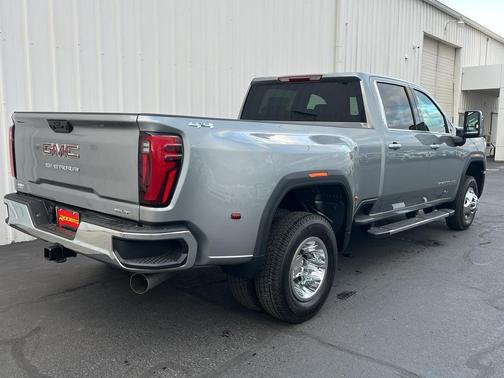 2026 GMC Sierra 3500 SLT