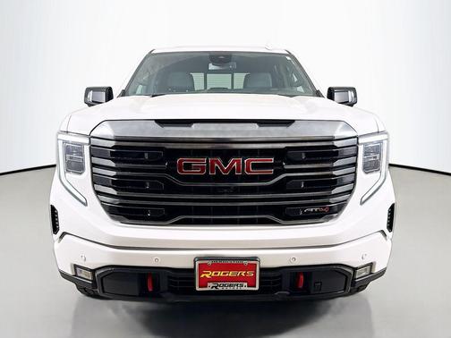 Summit White 2022 GMC Sierra 1500 AT4