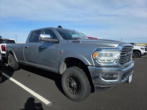 2019 RAM 3500 Laramie Crew Cab 4x4 8' Box