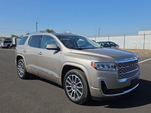 Light Stone Metallic 2022 GMC Acadia Denali