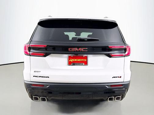 2026 GMC Acadia AWD AT4